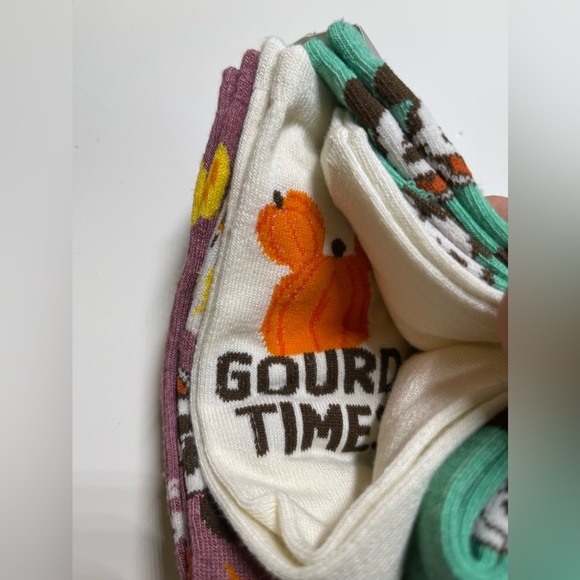 Disney Halloween 🎃 Socks 3 pack Mickey Mouse 🎃 Leaves, pumpkin - Picture 5 of 5